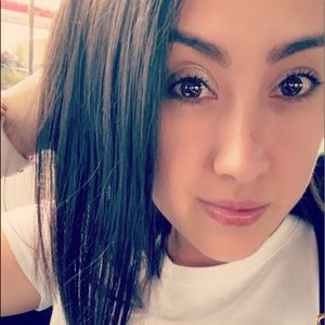 Meet your Posher, Alejandra